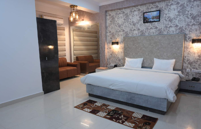 Deluxe Hotel Rooms in Varanasi